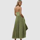 Adéla - Elegância moderna com costas nuas