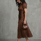 Auria - Vestido midi com cintura plissada e riscas