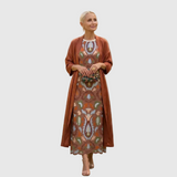 Daniela - Vestido longo com padrão floral e colete ajustado
