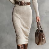 Vestido Midi de Malha com Decote em V Slim Fit