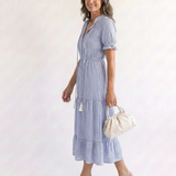 Dakota | Vestido Midi de Manga Curta Listrado em Camadas