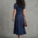 Auria - Vestido midi com cintura plissada e riscas