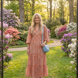Amara | Vestido Midi Plissado com Estampa Geométrica em V