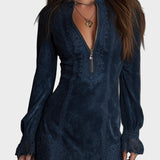 Jasmine – Mini vestido azul em camurça com renda