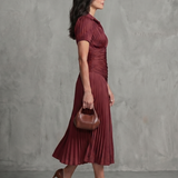 Auria - Vestido midi com cintura plissada e riscas
