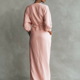 Vestido Maxi de Linho Rosa com Decote em V