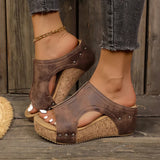 Sofia - Wedges com Studs Lumi