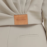 Detalhe da Parte Traseira Taupe Premium - Casaco